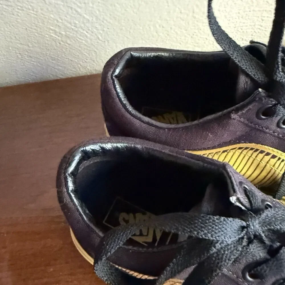 Harry Potter Quidditch Sneakers Black & Gold Sz 5 Men / 6.5 Women